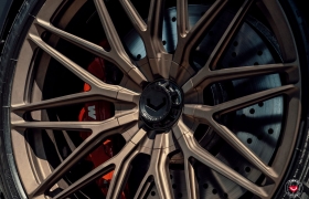 BMW G90 M5 НА КОВАНЫХ ДИСКАХ VOSSEN VPS-4
