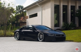 BMW I8 НА КОВАНЫХ ДИСКАХ VOSSEN LC-104