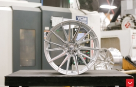 ДИСКИ VOSSEN HF-4T В ЦВЕТЕ SILVER POLISHED