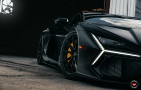 Lamborghini Revuelto на дисках Vossen VPS-1