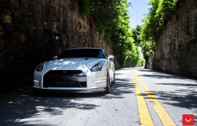 NISSAN GTR - VOSSEN FLOW FORMED SERIES: VFS5