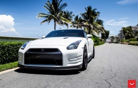 NISSAN GTR - VOSSEN FLOW FORMED SERIES: VFS5