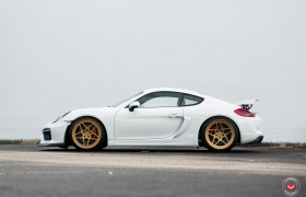 PORSCHE GT4 НА КОВАНЫХ ДИСКАХ VOSSEN LC-104