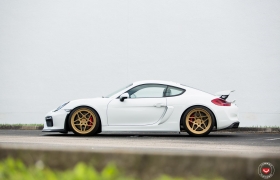 PORSCHE GT4 НА КОВАНЫХ ДИСКАХ VOSSEN LC-104