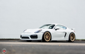 PORSCHE GT4 НА КОВАНЫХ ДИСКАХ VOSSEN LC-104