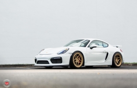 PORSCHE GT4 НА КОВАНЫХ ДИСКАХ VOSSEN LC-104