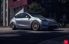 Tesla Model Y на дисках Vossen HFX Серия: HFX-1 (5-Болтов)