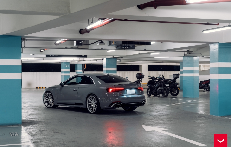 Audi RS5 на дисках Vossen HFX-2 (5-Болтов)