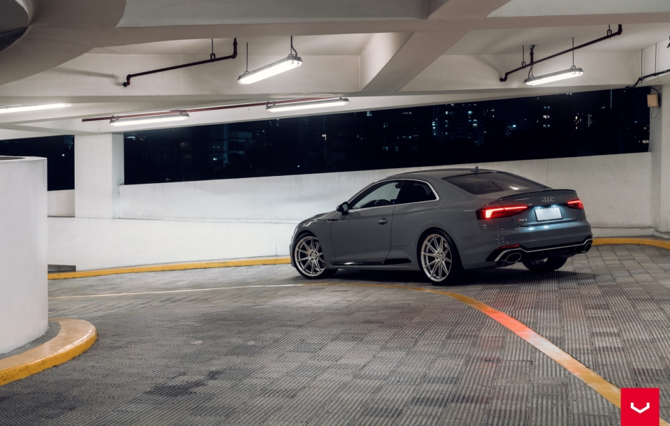 Audi RS5 на дисках Vossen HFX-2 (5-Болтов)