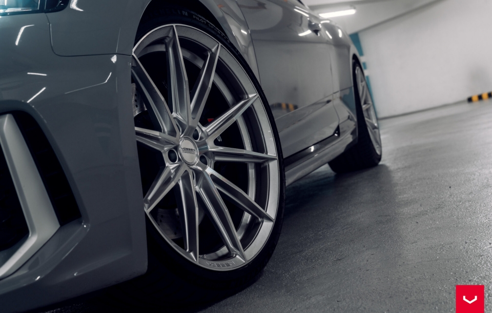 Audi RS5 на дисках Vossen HFX-2 (5-Болтов)