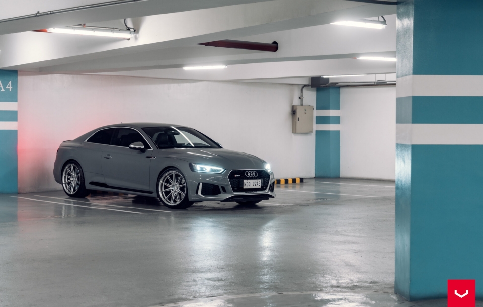 Audi RS5 на дисках Vossen HFX-2 (5-Болтов)