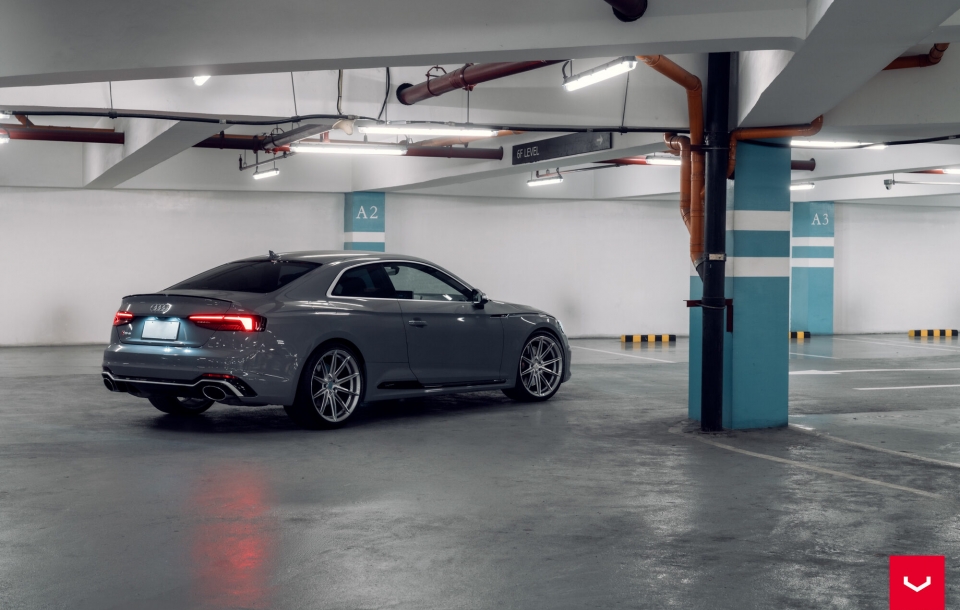 Audi RS5 на дисках Vossen HFX-2 (5-Болтов)