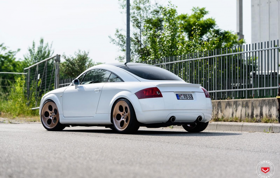 AUDI TT НА КОВАНЫХ ДИСКАХ VOSSEN LC-103