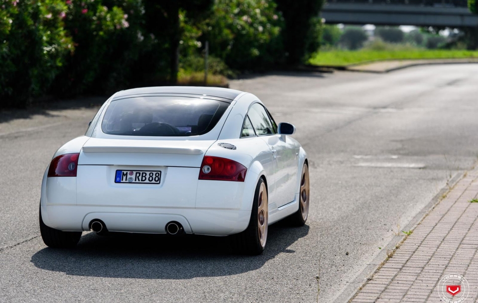 AUDI TT НА КОВАНЫХ ДИСКАХ VOSSEN LC-103