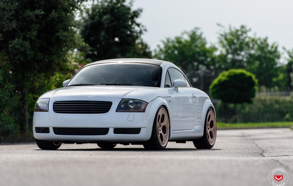 AUDI TT НА КОВАНЫХ ДИСКАХ VOSSEN LC-103