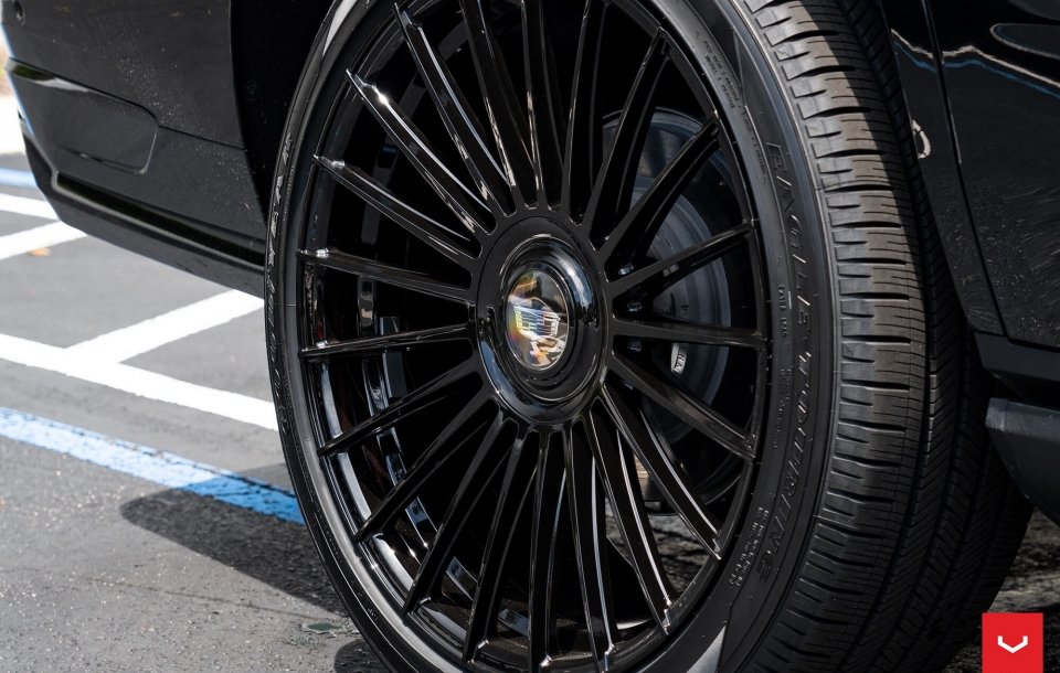 Cadillac Escalade V на дисках Vossen HF-8