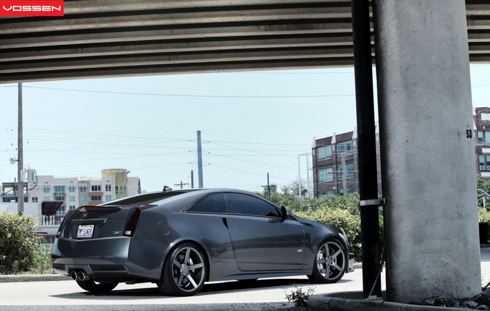 CADILLAC CTS на дисках Vossen CV3