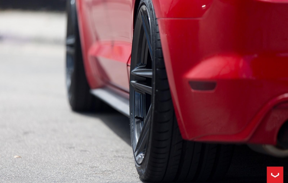 FORD MUSTANG - VOSSEN FLOW FORMED SERIES: VFS5