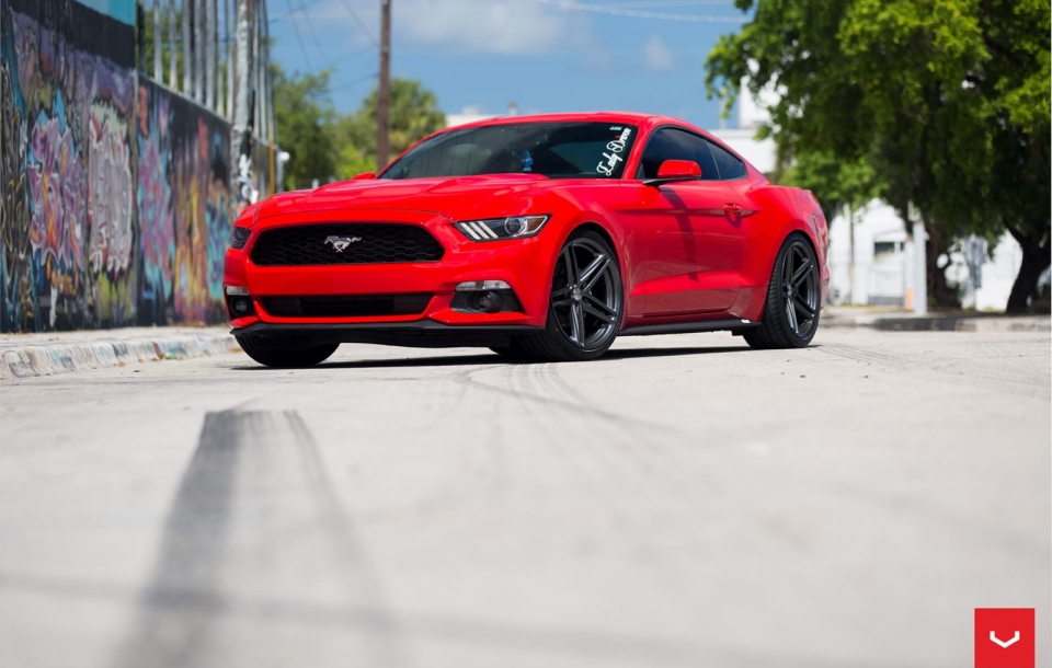 FORD MUSTANG - VOSSEN FLOW FORMED SERIES: VFS5