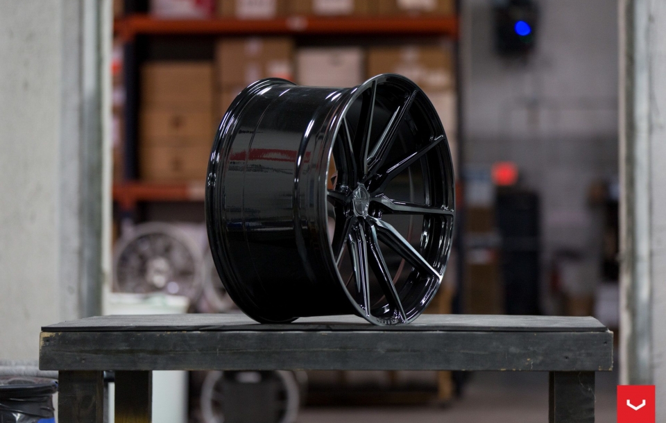 ДИСКИ VOSSEN HF-3 В ЦВЕТЕ TINTED GLOSS BLACK