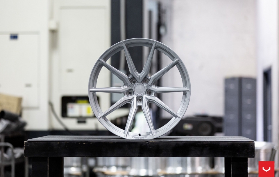 ДИСКИ VOSSEN HF-3 В ЦВЕТЕ SATIN SILVER