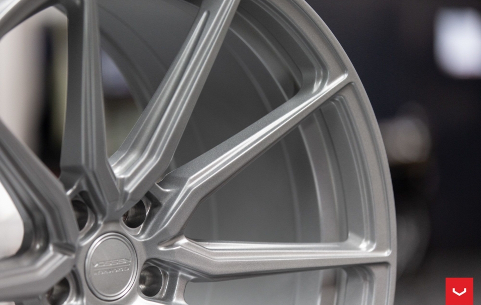 ДИСКИ VOSSEN HF-3 В ЦВЕТЕ SATIN SILVER