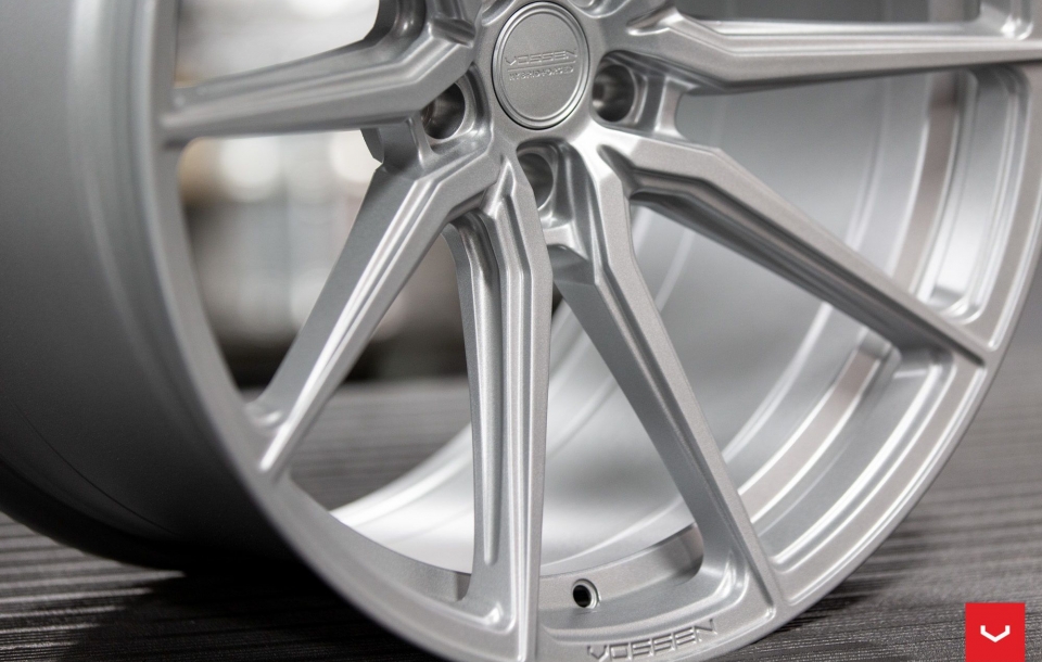 ДИСКИ VOSSEN HF-3 В ЦВЕТЕ SATIN SILVER