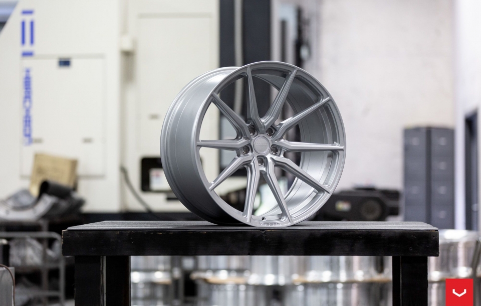 ДИСКИ VOSSEN HF-3 В ЦВЕТЕ SATIN SILVER