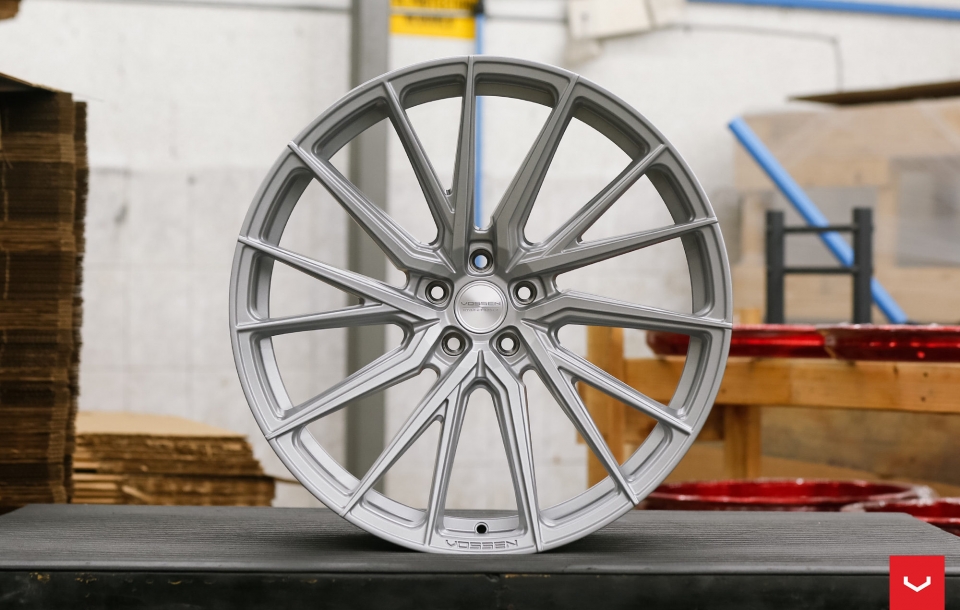 ДИСКИ VOSSEN HF-4T В ЦВЕТЕ SATIN SILVER
