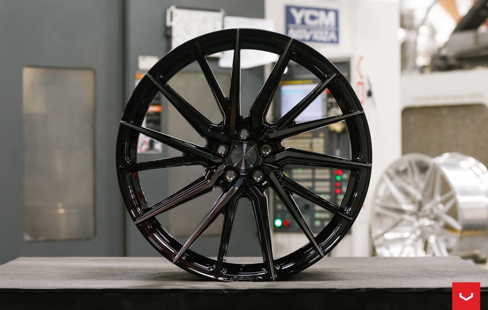 ДИСКИ VOSSEN HF-4T В ЦВЕТЕ TINTED GLOSS BLACK