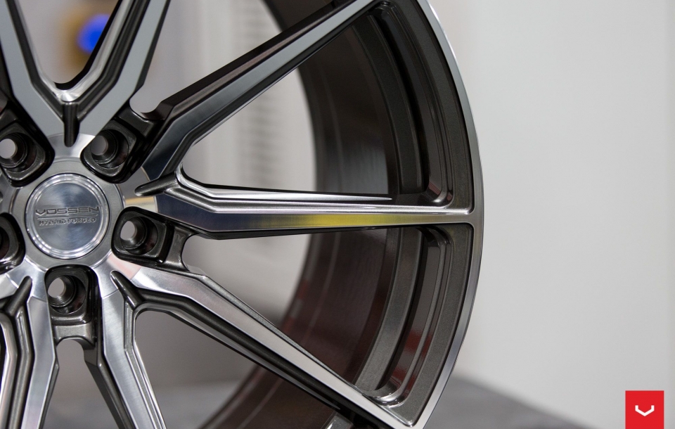 ДИСКИ VOSSEN HF-3 В ЦВЕТЕ GLOSS GRAPHITE POLISHED