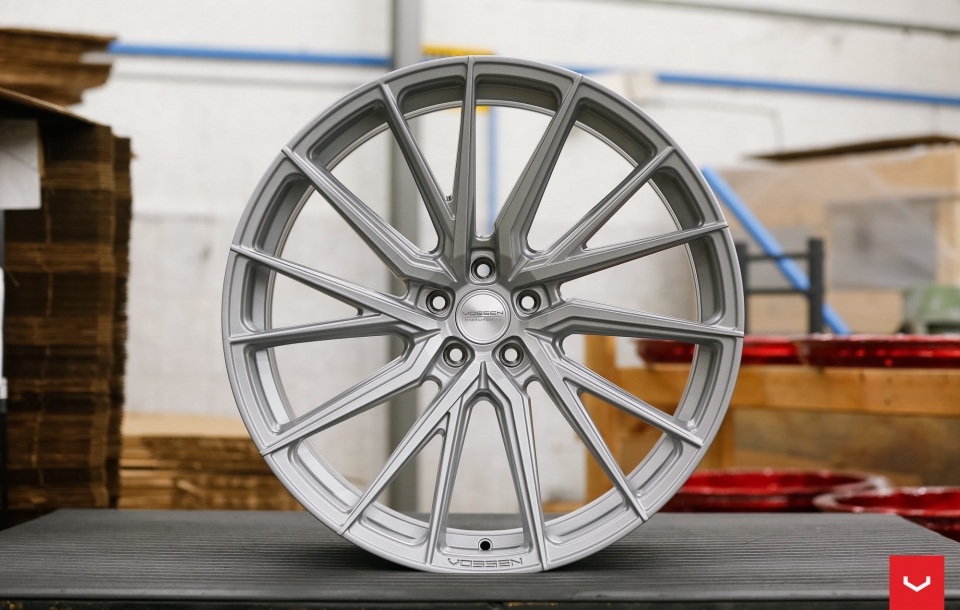 ДИСКИ VOSSEN HF-4T В ЦВЕТЕ SATIN SILVER