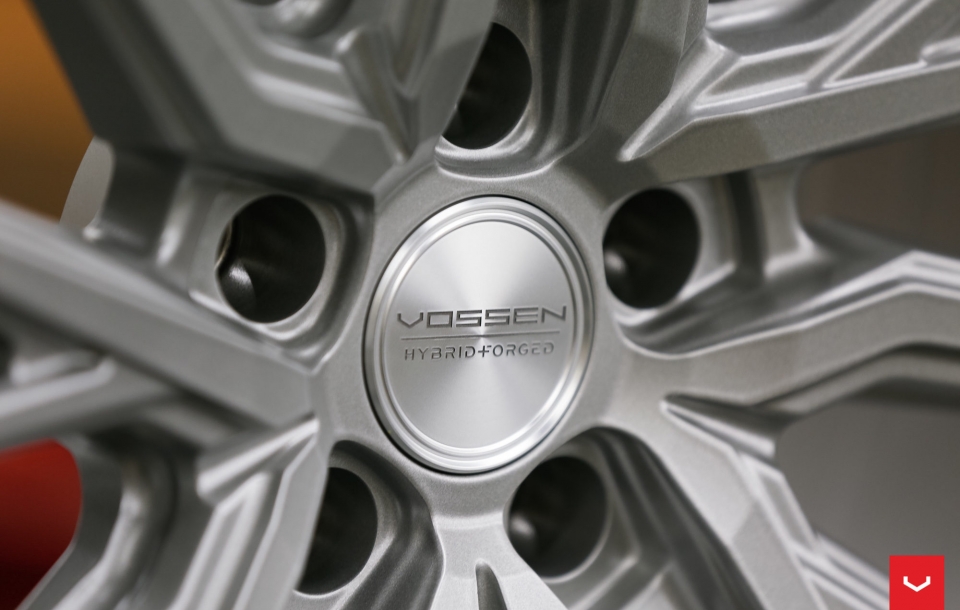 ДИСКИ VOSSEN HF-4T В ЦВЕТЕ SATIN SILVER