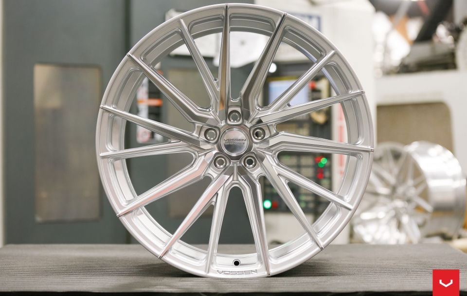 ДИСКИ VOSSEN HF-4T В ЦВЕТЕ SILVER POLISHED