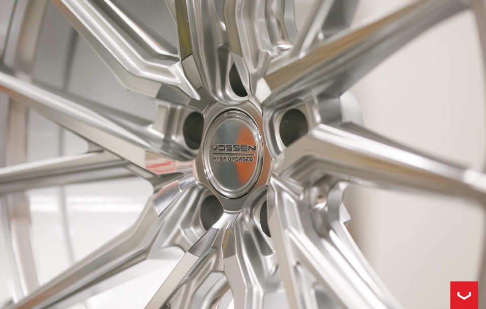 ДИСКИ VOSSEN HF-4T В ЦВЕТЕ SILVER POLISHED