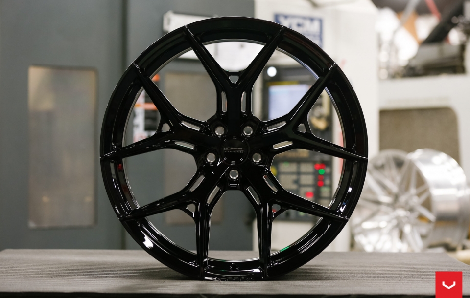ДИСКИ VOSSEN HF-5 В ЦВЕТЕ GLOSS BLACK