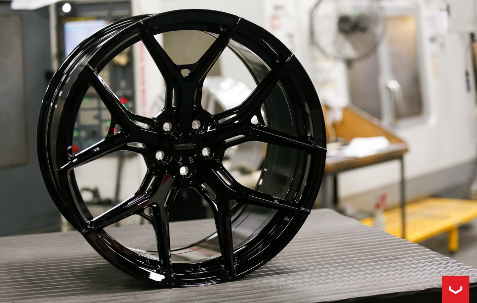 ДИСКИ VOSSEN HF-5 В ЦВЕТЕ GLOSS BLACK