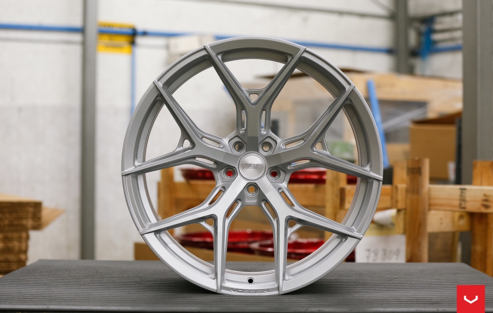 ДИСКИ VOSSEN HF-5 В ЦВЕТЕ SATIN SILVER