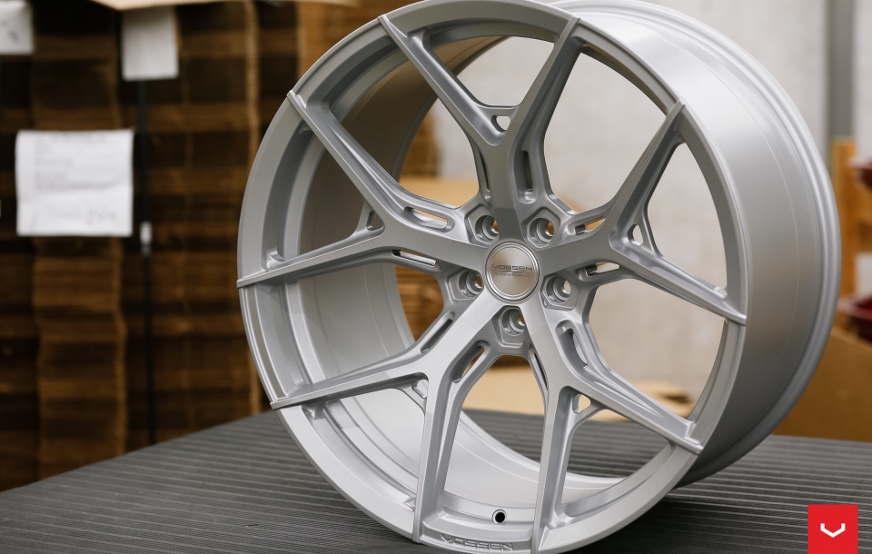 ДИСКИ VOSSEN HF-5 В ЦВЕТЕ SATIN SILVER