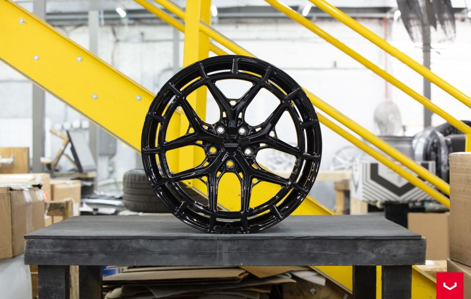 Диски Vossen HFX-1 5 болтов в цвете Gloss Black