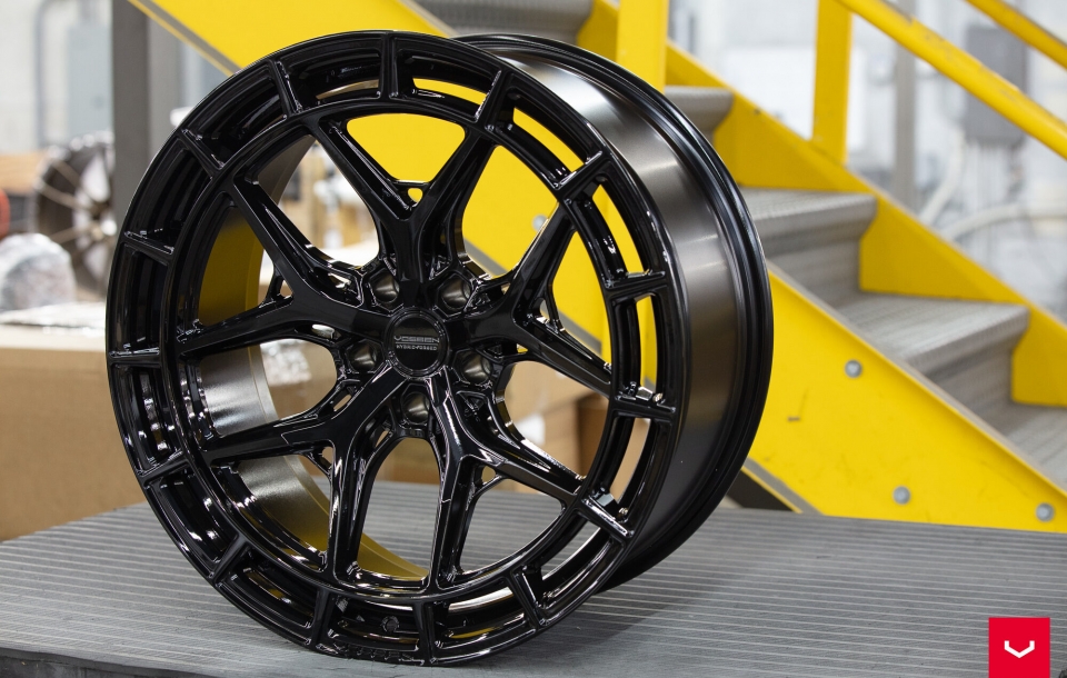 Диски Vossen HFX-1 5 болтов в цвете Gloss Black