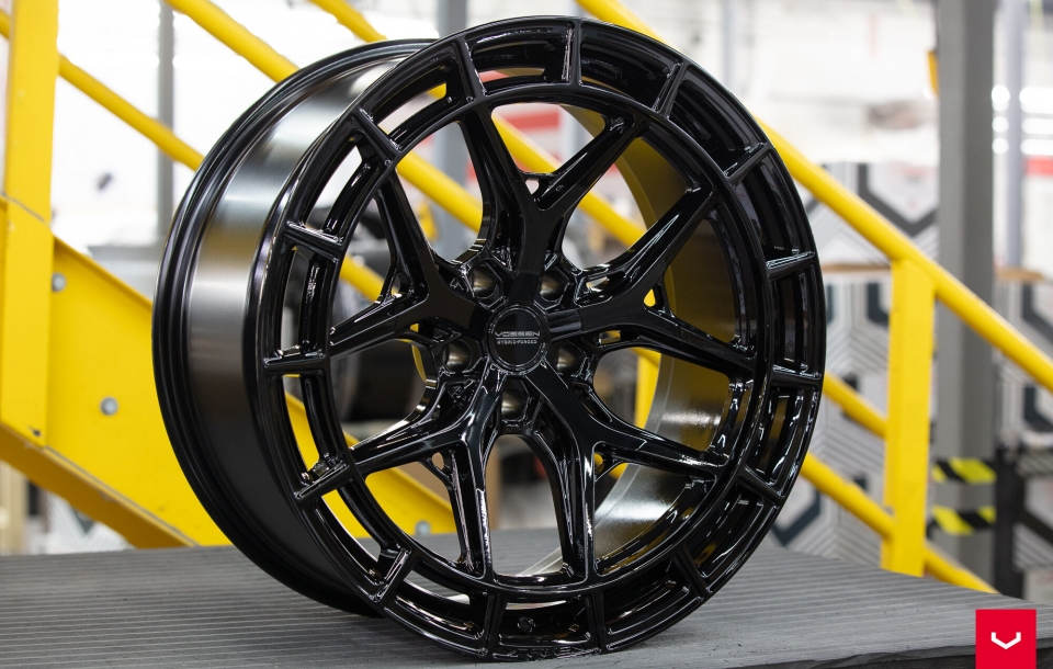 Диски Vossen HFX-1 5 болтов в цвете Gloss Black