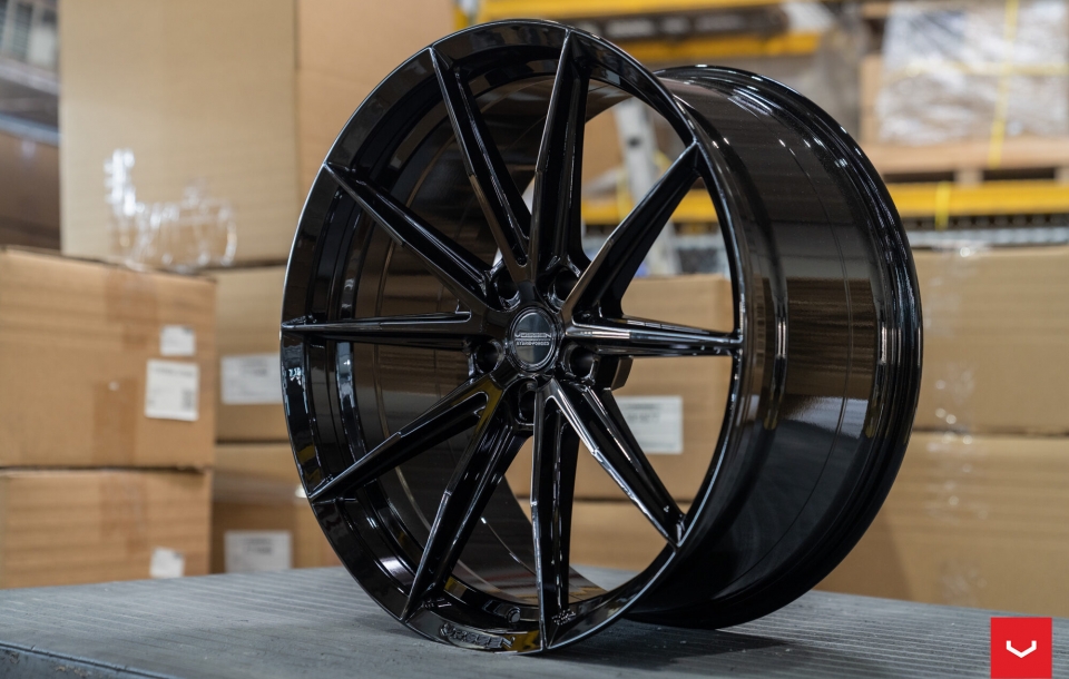 Диски Vossen HFX-2 в цвете Gloss Black