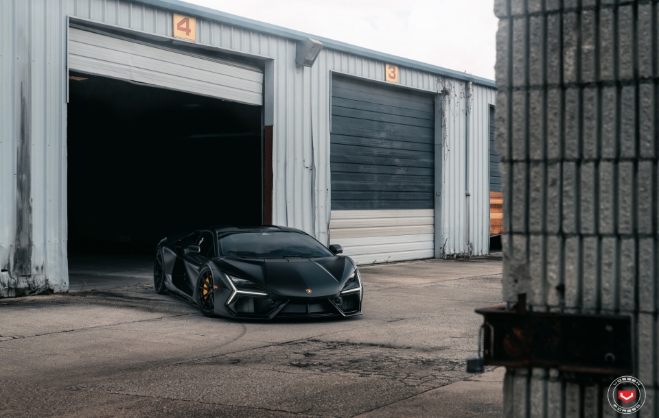 Lamborghini Revuelto на дисках Vossen VPS-1
