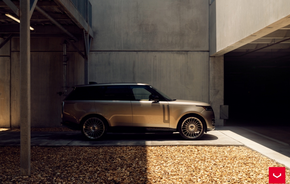 Range Rover на дисках Vossen HF-8