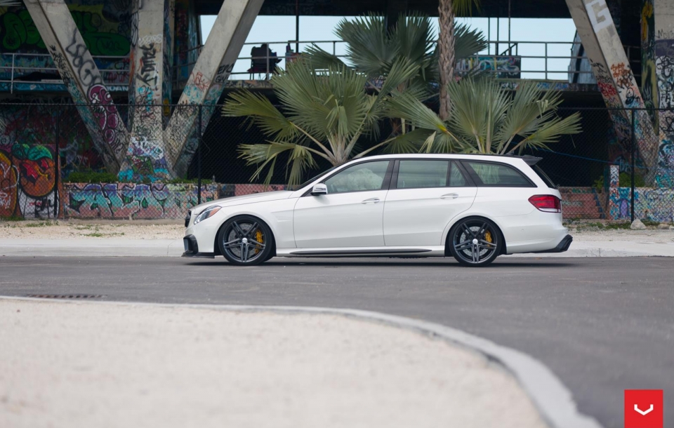 MERCEDES BENZ E CLASS - VOSSEN FLOW FORMED SERIES: VFS5