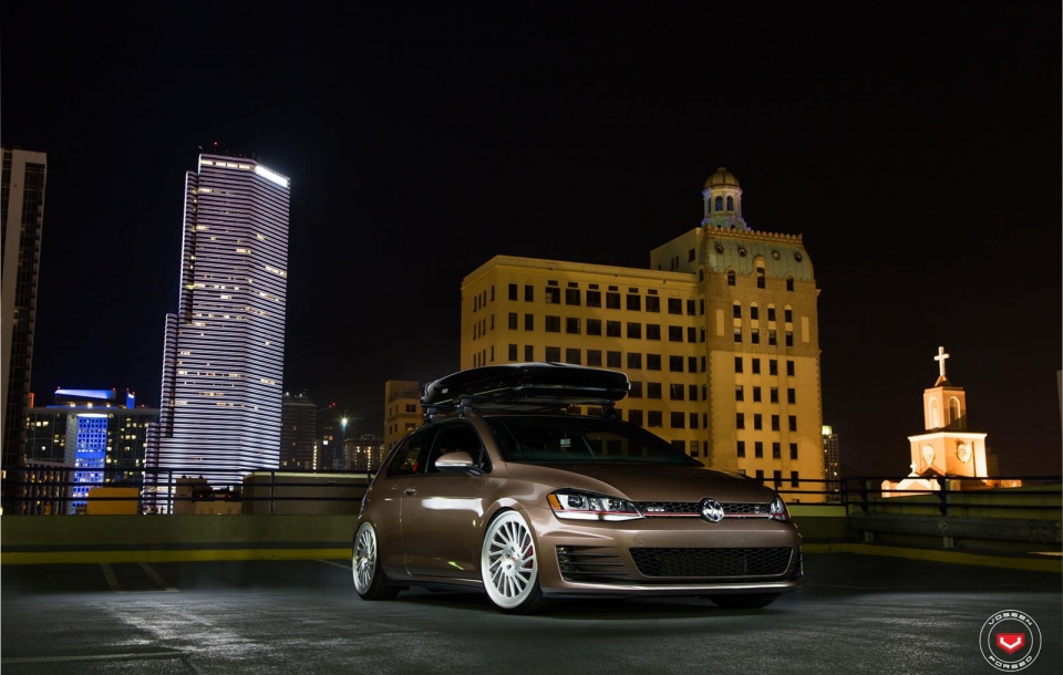 VW GTI НА КОВАНЫХ ДИСКАХ VOSSEN LC-106T