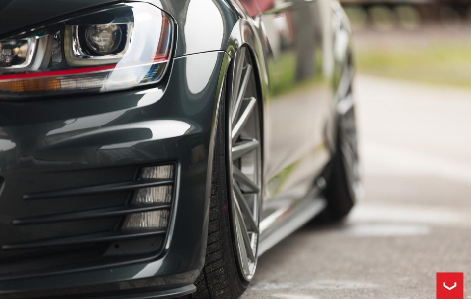 VW GTI на дисках Vossen VFS2